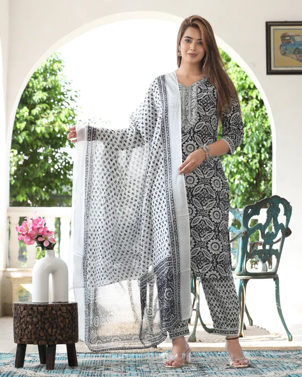Black_Floral_Printed_Straight_Kurta_Set_For_Women