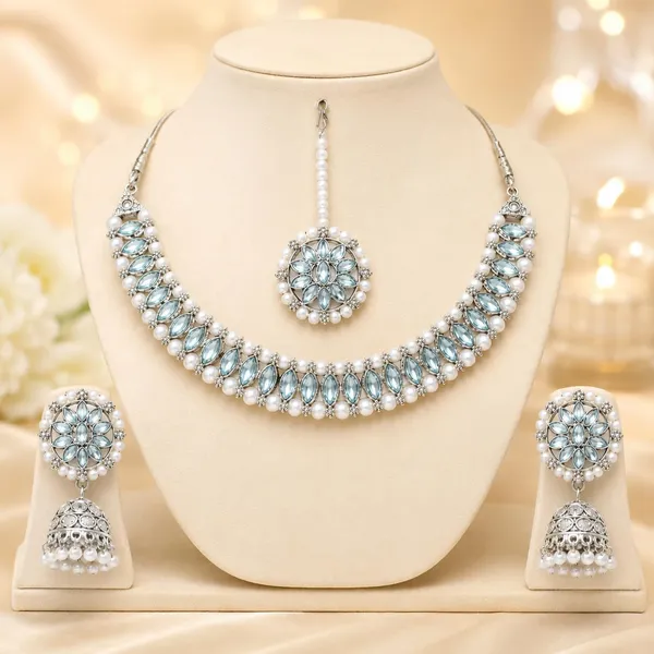 Silver_Kundan_Pearl_Choker_Necklace_Set_With_Earrings_Maang_Tikka_For_Women