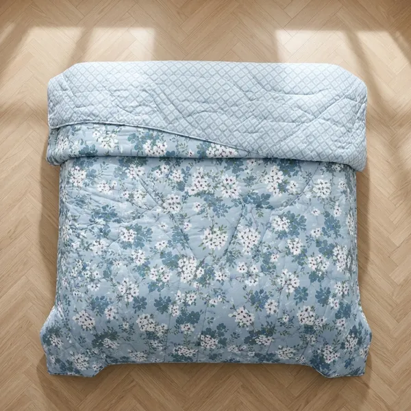 Blue_Microfiber_Quilt_For_Bedroom