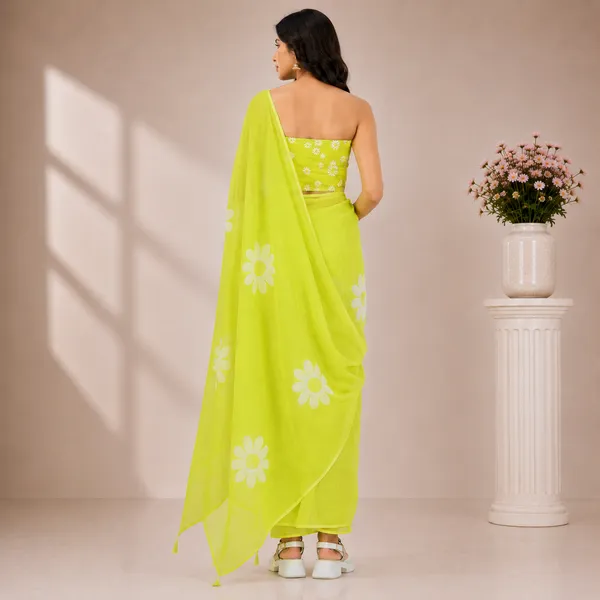 Green_Linen_Floral_Print_Saree_With_Embroidered_Blouse_For_Women