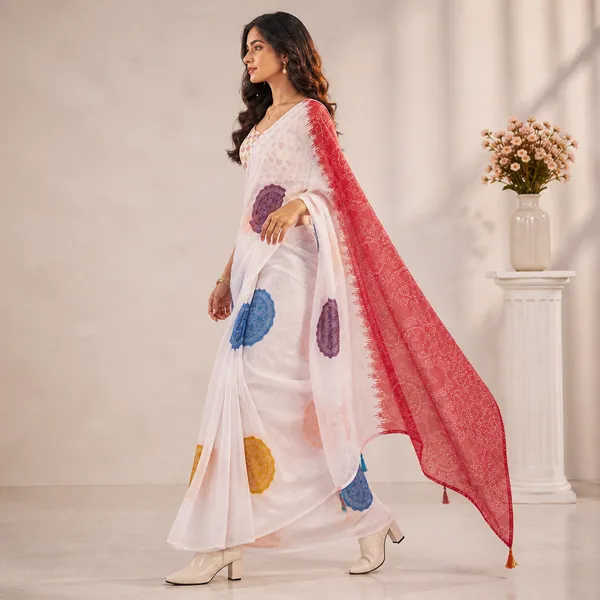 Off_White_And_Red_Linen_Floral_Embroidered_Saree_With_Blouse_For_Women