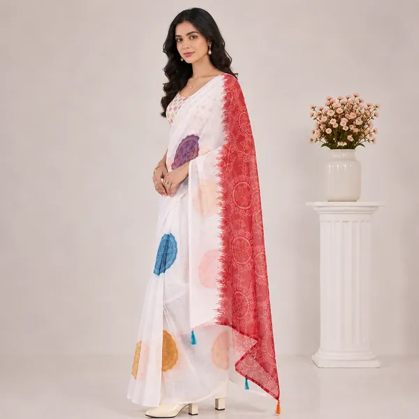 Off_White_And_Red_Linen_Floral_Embroidered_Saree_With_Blouse_For_Women