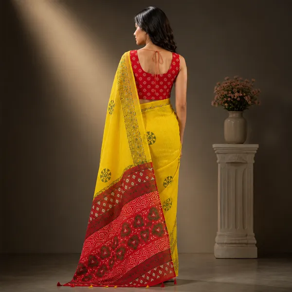 Yellow_And_Red_Linen_Floral_Print_Saree_With_Embroidered_Blouse_For_Women
