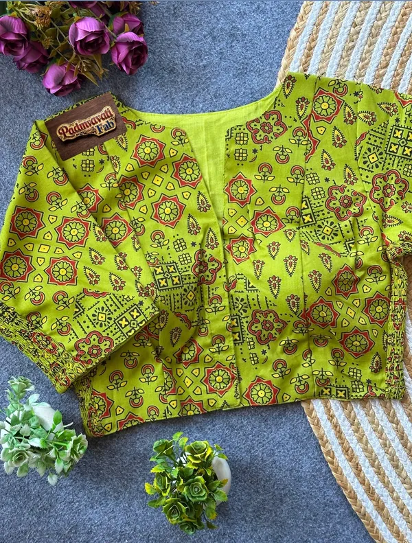Pista_Poly-Cotton_Smocked_Geometric_Print_Blouse_For_Women