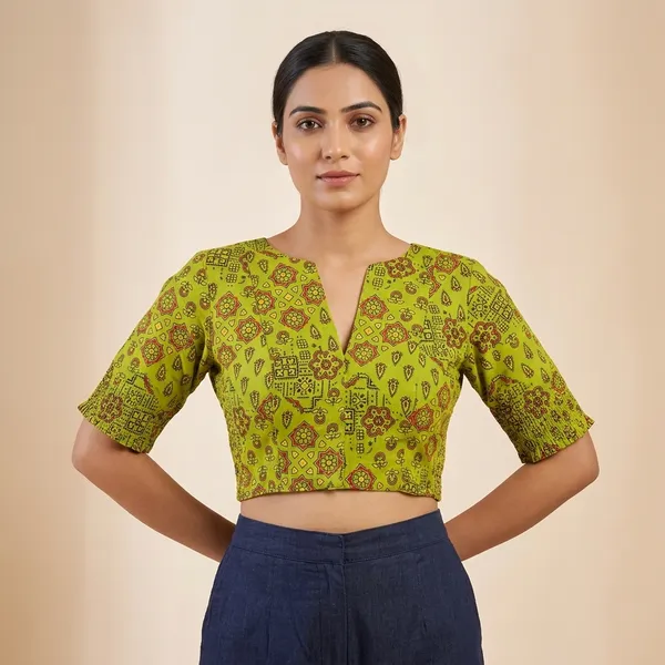 Pista_Poly-Cotton_Smocked_Geometric_Print_Blouse_For_Women