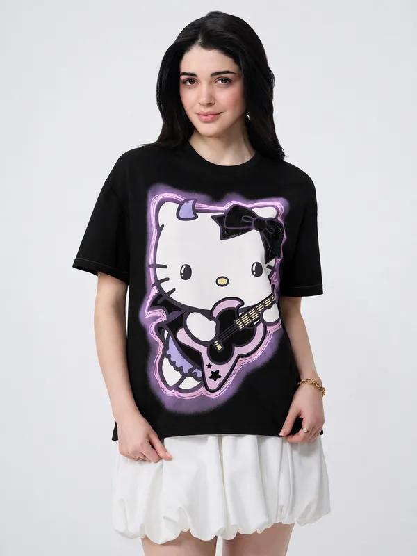 Black_Women's_Cotton_Oversize_T_shirt