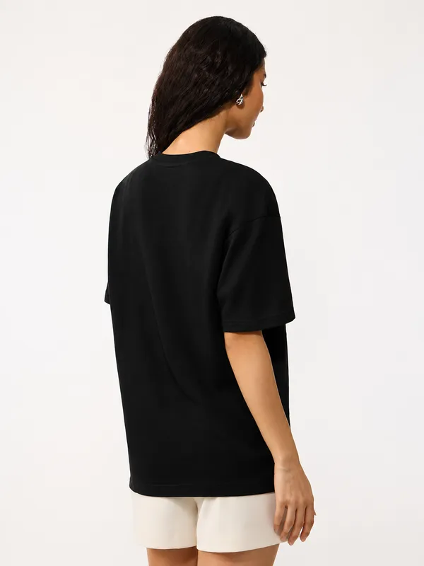 Black_Women's_Cotton_Oversize_T_shirt