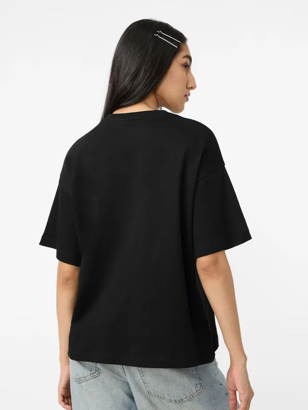 Black_Women's_Cotton_Oversize_T_shirt