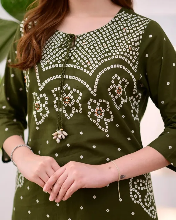JaipuriSilk.com_Women's_Olive_Green_Bandhani_Printed_Cotton_Kurta_Pant_Set_with_Cotton_Dupatta_|_Traditional_Ethnic_Wear_|_Festive_&_Casual_Suit_Set