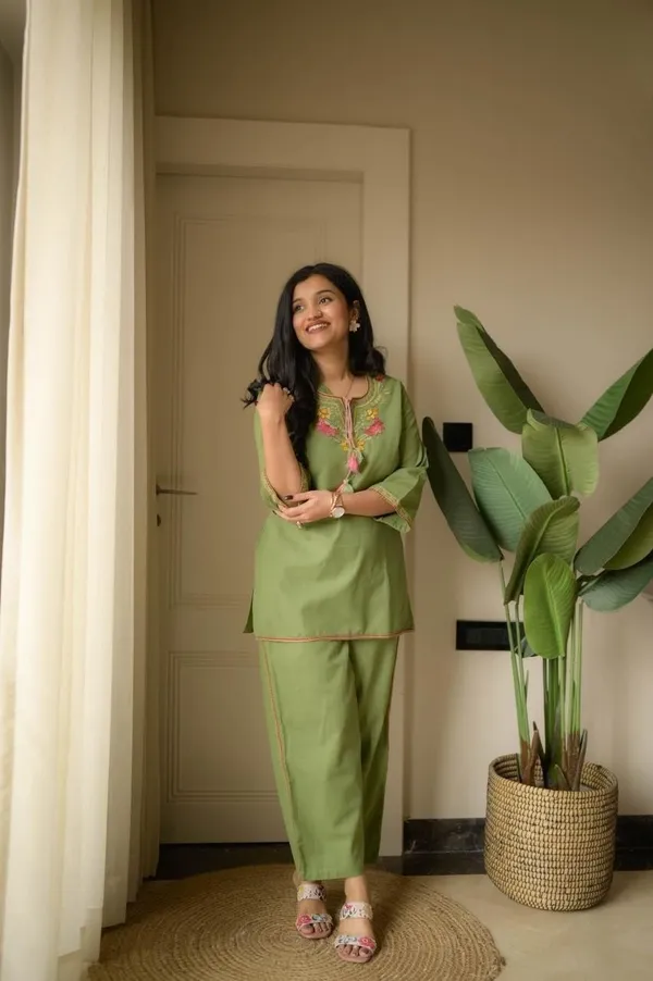 JaipuriSilk.com_Women's_Olive_Green_Embroidered_Cotton_Kurti__Meta_Description