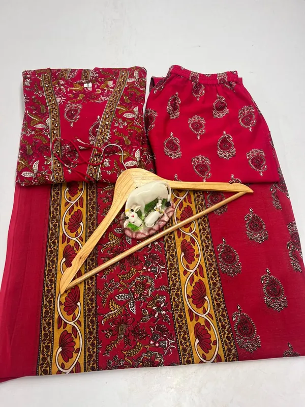 Women’s_Maroon_Printed_A-Line_Kurta_Pant_Dupatta_Set_|_Elegant_Ethnic_3-Piece_Suit_Set_|_Festive_&_Party_Wear_|_jaipurisilk.com
