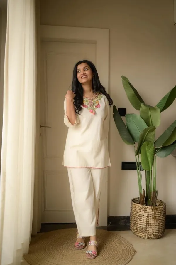 Women's_White_Floral_Embroidered_Cotton_Kurti_|_Elegant_Ethnic_Wear