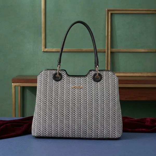 Black_and_White_Textured_Pattern_Structured_Shoulder_Bag_for_Women