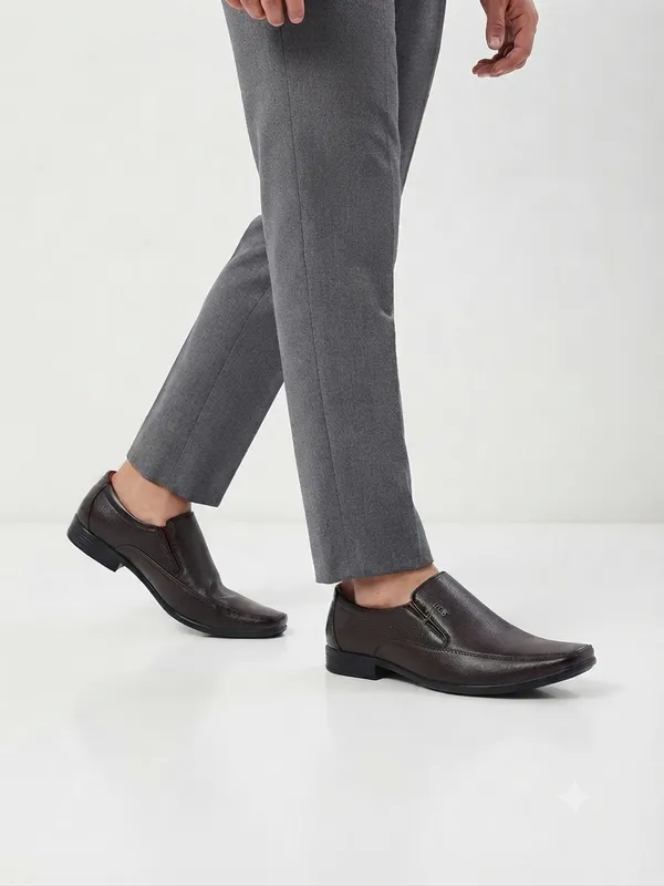 Lee_Cooper_Men's_Dark_Brown_Textured_Formal_Slip-On_Shoes