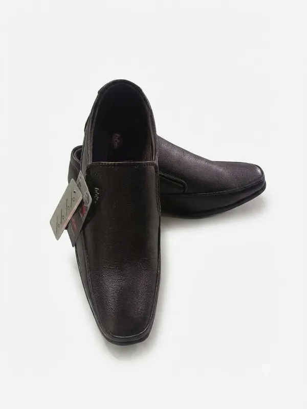 Lee_Cooper_Men's_Dark_Brown_Textured_Formal_Slip-On_Shoes