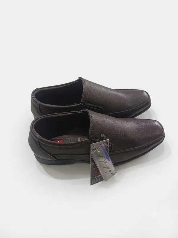 Lee_Cooper_Men's_Dark_Brown_Textured_Formal_Slip-On_Shoes