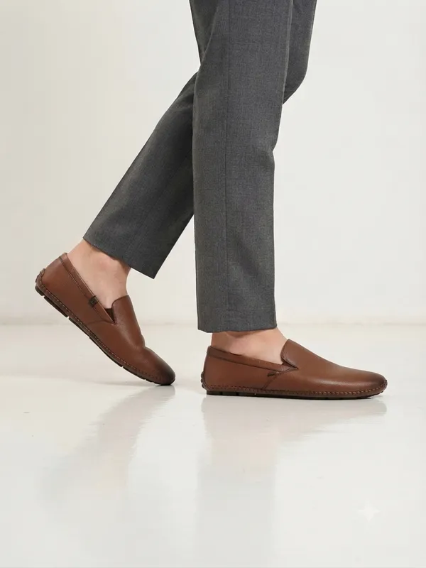 Lee_Cooper_Men's_Dark_Brown_Textured_Formal_Slip-On_Shoes
