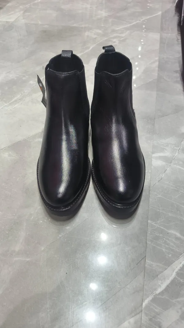 Black_Leather_Ankle_Boots_For_Man