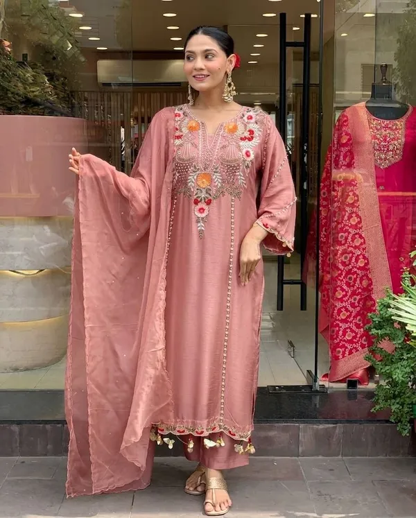 WOMEN'S_PURE_VISCOSE_CHANDERI_SILK_KURTA_SETS