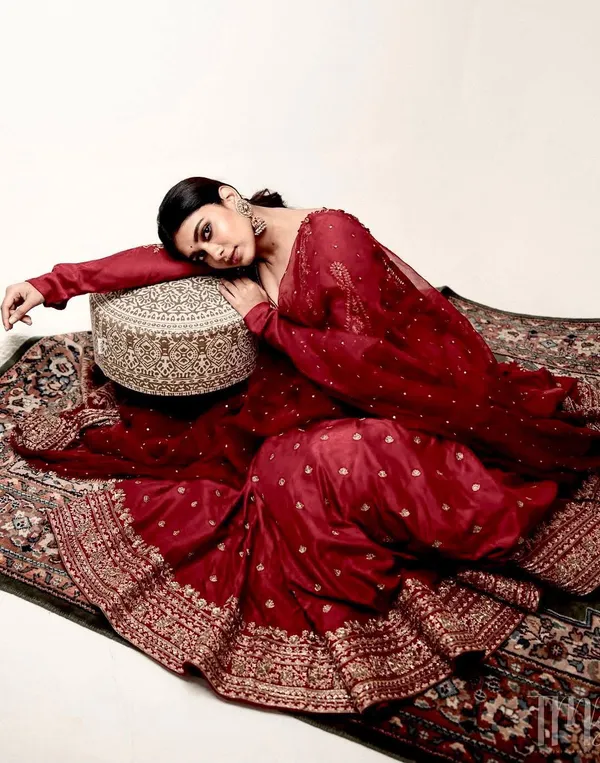 DG-589_LAUNCHING_NEW_DESIGNER_GOWN