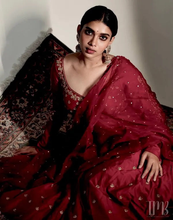 DG-589_LAUNCHING_NEW_DESIGNER_GOWN