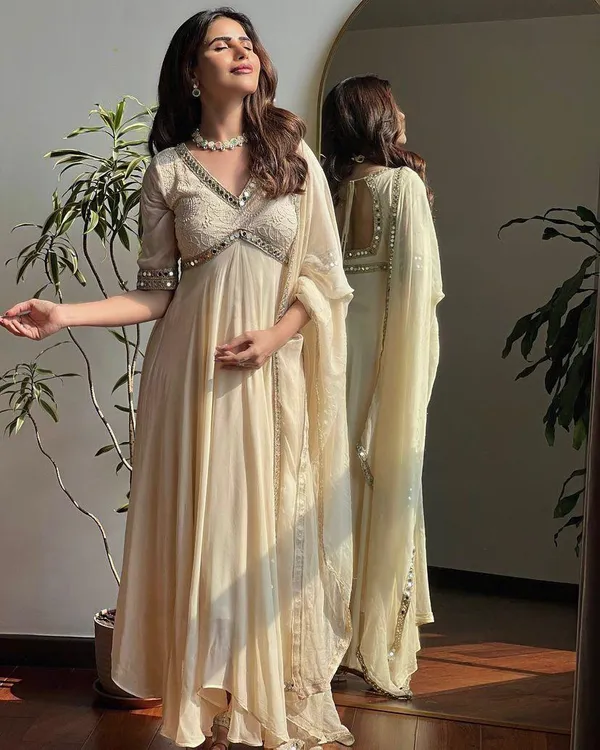 Heavy_Faux_Georgette_Embroidery_Chikankari_Work_&_Real_Mirror_🪞_Work_Anarkali