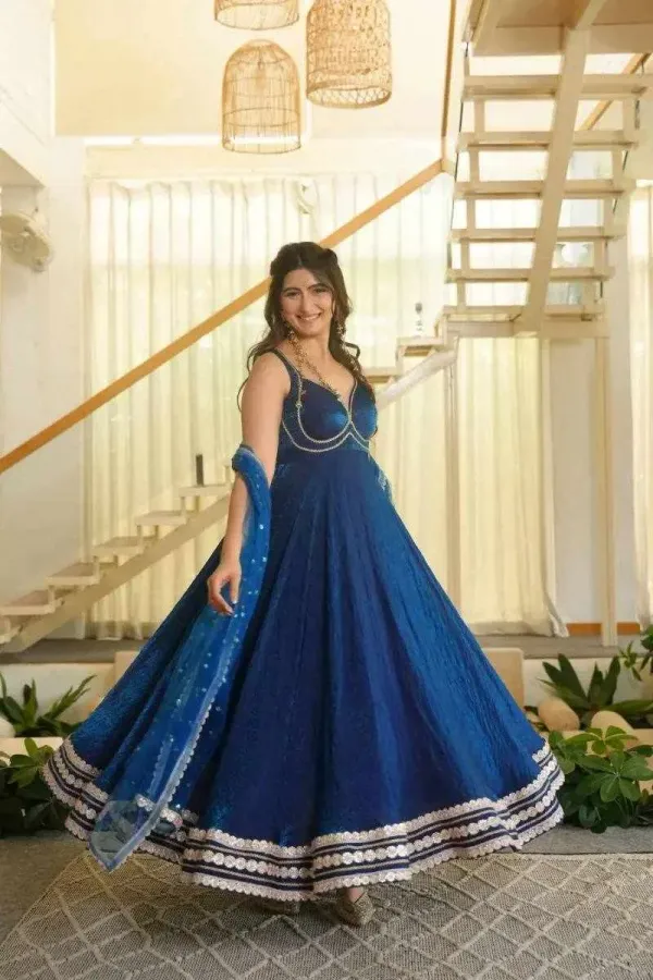 KD_1644_PREMIUM_FENDY_SILK_GOWN_SET