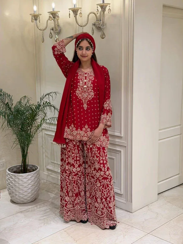RAS-105_ENHANCE_THE_BEAUTY_OF_YOUR_WARDROBE_WITH_THIS_NEWLY_LAUNCHED_KURTI_,_PALAZZO_&_DUPATTA_SET*
