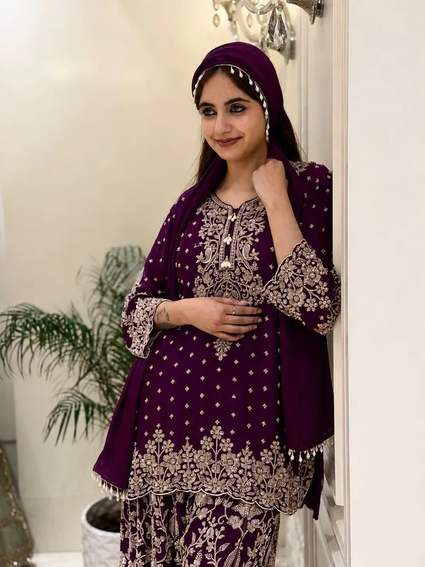 RAS-107_ENHANCE_THE_BEAUTY_OF_YOUR_WARDROBE_WITH_THIS_NEWLY_LAUNCHED_KURTI_,_PALAZZO_&_DUPATTA_SET*