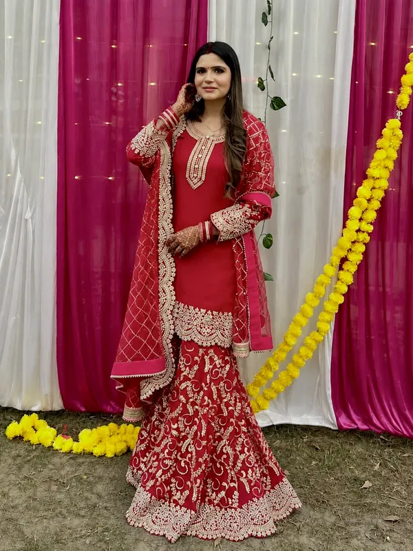 RAS-110_ENHANCE_THE_BEAUTY_OF_YOUR_WARDROBE_WITH_THIS_NEWLY_LAUNCHED_RED_COLOUR_KURTI-PALAZZO_SET