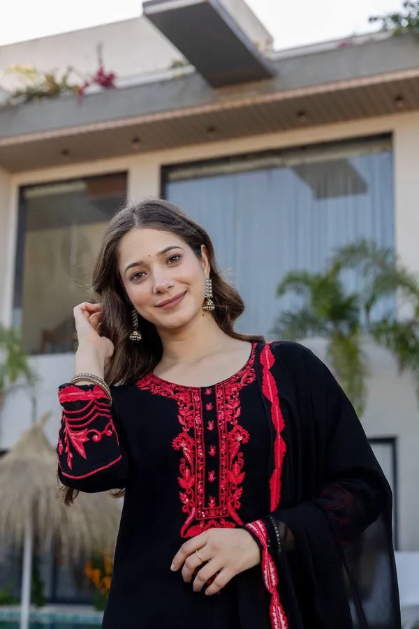 RAS-112_Women_Embroidered_Chinon_Kurta Set