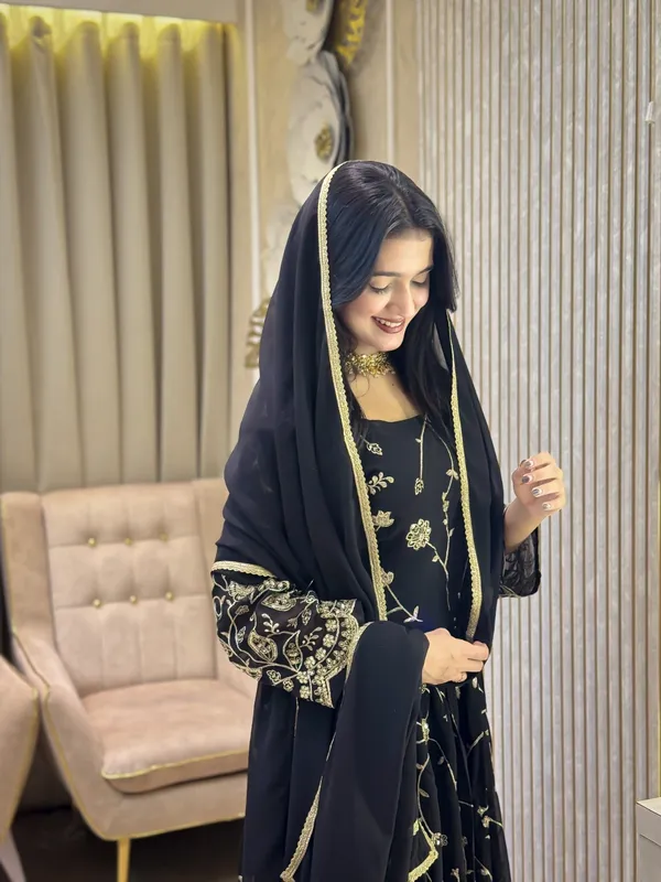 RAS-118_LAUNCHING_FESTIVAL_SPECIAL_HEAVY_EMBROIDERY_SEQUENCE_WORK_GOWN_PENT_&_DUPATTA_SET