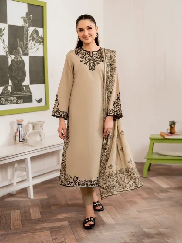 RAS-11_New_Launch_Alert:_Dive_into_the_charm_of_Pakistani_Prints_&_Intricate_Embroidery_Kurta_Set