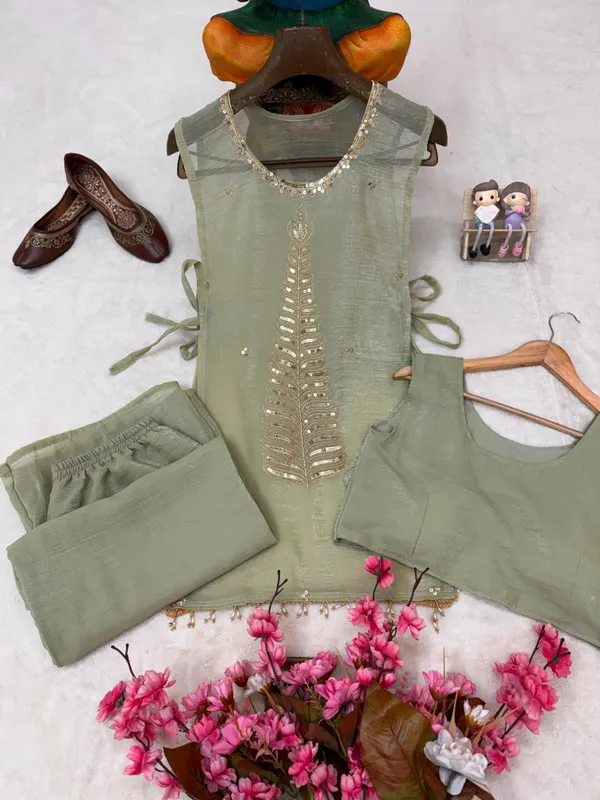 RAS-22💐INSTAGRAM_🅾️_MOST_VIRAL_OUTFITSS_LAUNCHED_SHRUG_,_BLOUSE_&_PLAZZO_SET💐