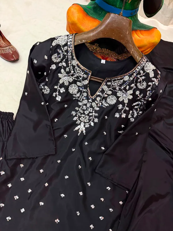 RAS-24_Beautiful_Kurta,_Palazzo_&_Dupatta_set