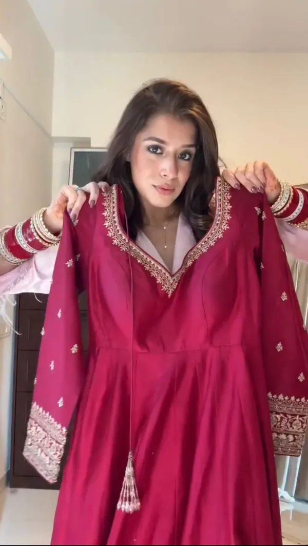 RAS-47_Designer_Gown_Set_–_Elegant_Ethnic_Wear