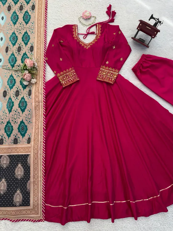 RAS-47_Designer_Gown_Set_–_Elegant_Ethnic_Wear