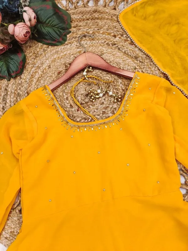 RAS-49_Georgette_Anarkali_Suit_Set,_adorned_with_dazzling_Hand_work