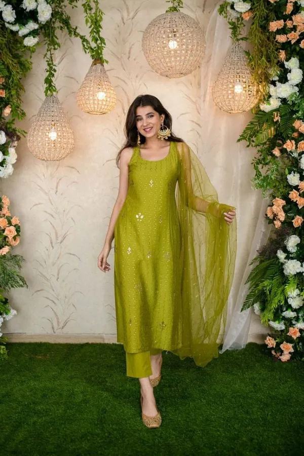 RAS-56_MOST_DEMANDING_KURTA_SET