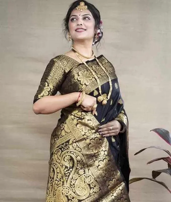 KP_6041_BLACK_SOFT_LICHI_SILK_SAREE