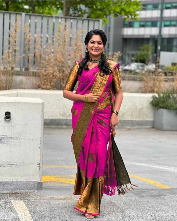 MF_2030_NEW_BEAUTIFUL_JACQUARD_WORK_ON_PINK_SAREE