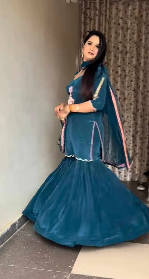 MF_456_Natural_Crep_With_Heavy_Embroidery_Work_Dress
