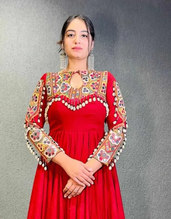 PC_N18_Fiyona_Gamathi_Work_Gown