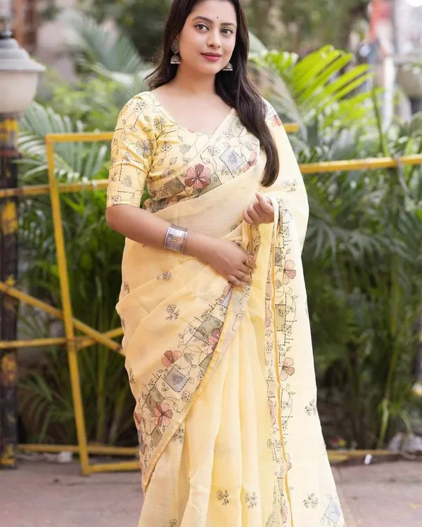 PIYU_P1021_Malti_C_pallu_Yellow_Sraee