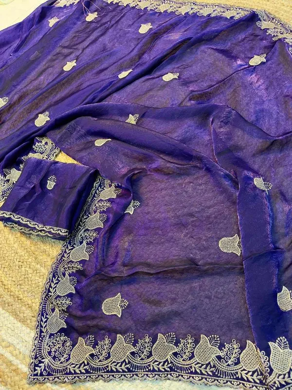 PIYU_P1068_Panchmukhi_Purple_Saree