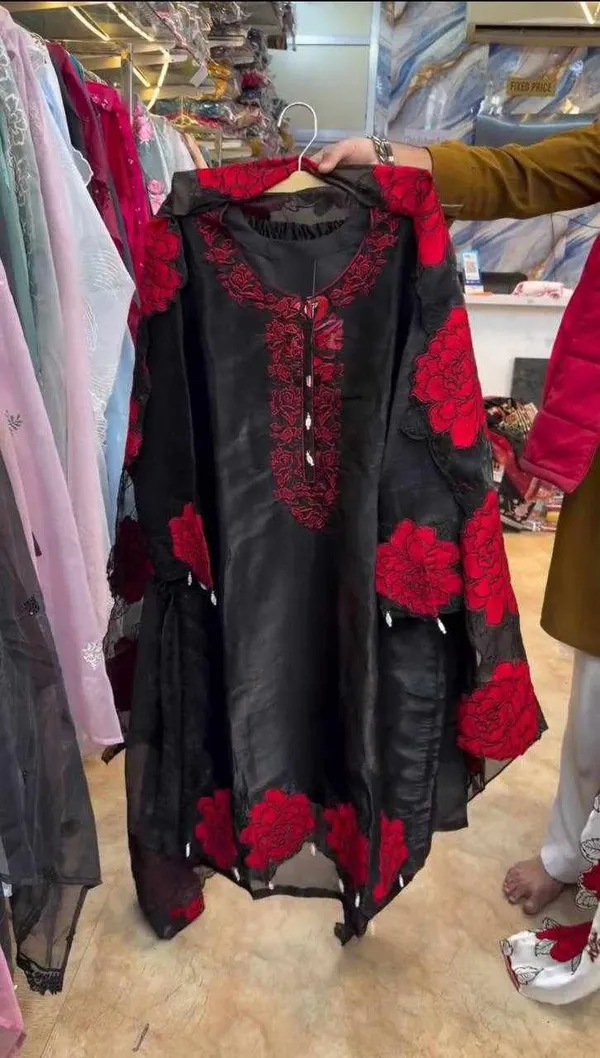 RTC_6007_Premium_Elegance_Black_Dress