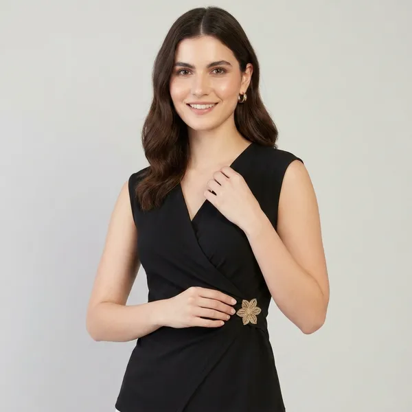 Stretchable_Gold_Accent_Wrap_Top