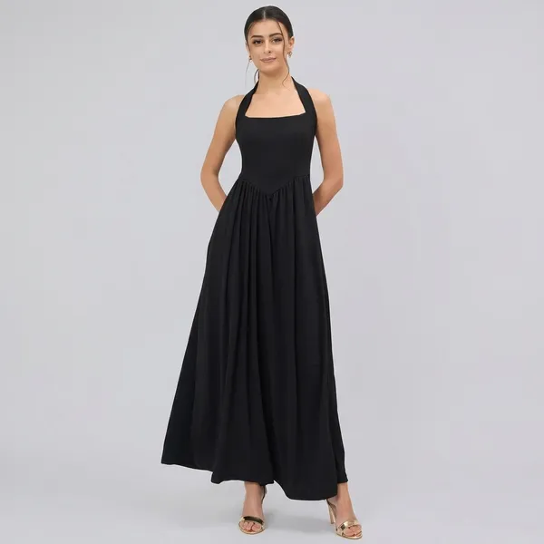 Stretchable_Halter_Neck_Maxi_Dress