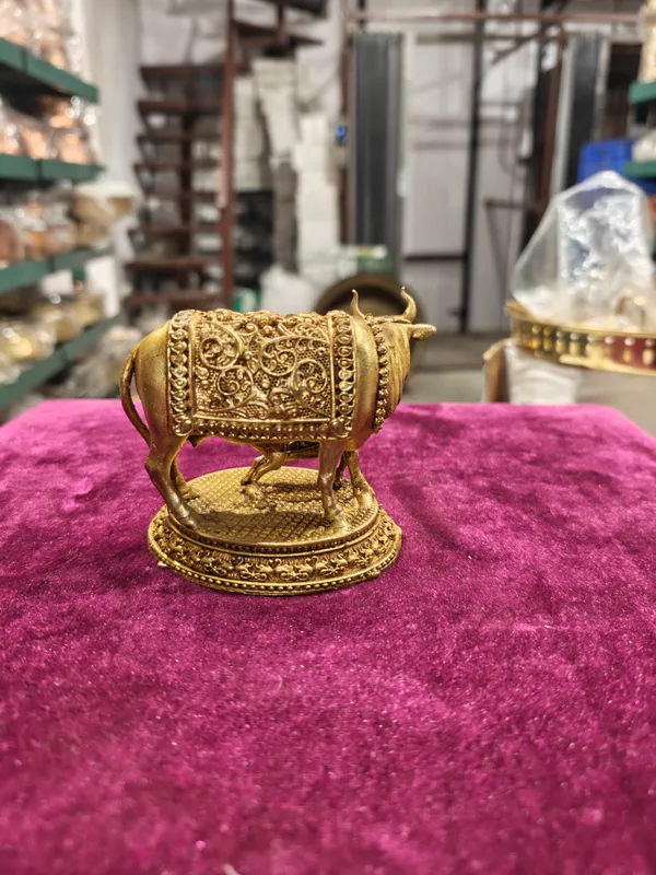 Pure_Brass_Cow_And_Calf_Decorative_Figurine