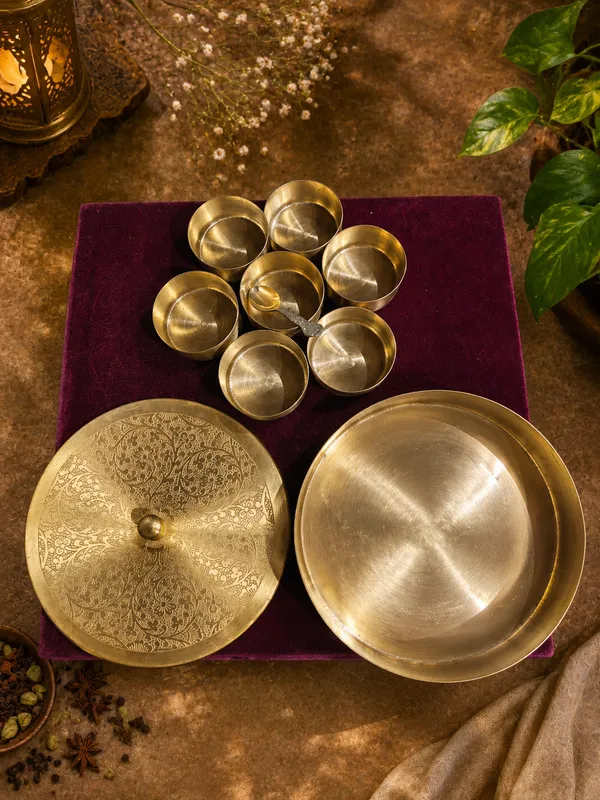 Brass_Traditional_Floral_Paisley_Engraved_Masala_Box_Set